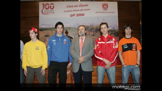 Spanish riders welcomed at Cheste Town Hall