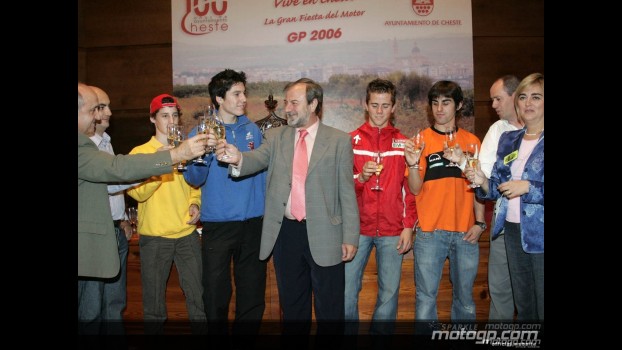 Spanish riders welcomed at Cheste Town Hall