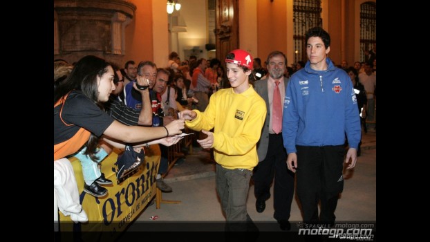 Spanish riders welcomed at Cheste Town Hall