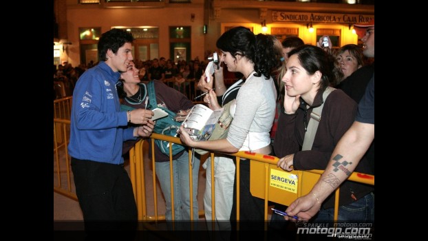 Spanish riders welcomed at Cheste Town Hall