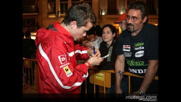 Spanish riders welcomed at Cheste Town Hall