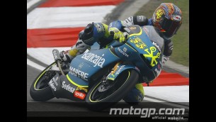 Gadea leads the way in early Aussie rain