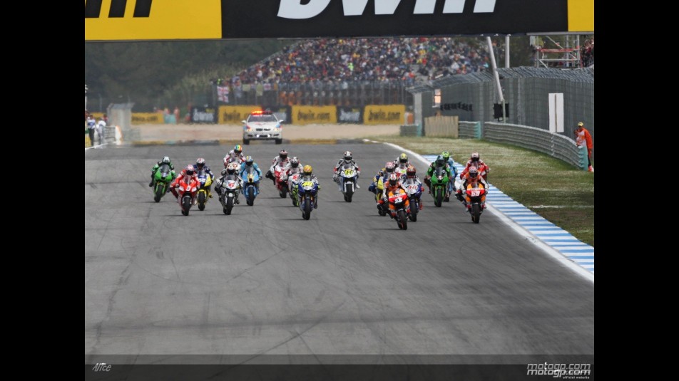 MotoGP group in action in Estoril