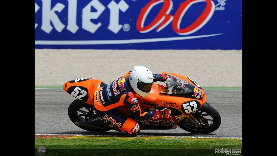 Danny Kent in action in Valencia (Red Bull MotoGP Academy)