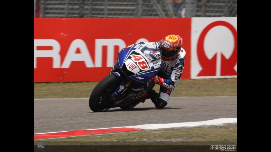 Jorge Lorenzo suffer heavy crash at Shanghai