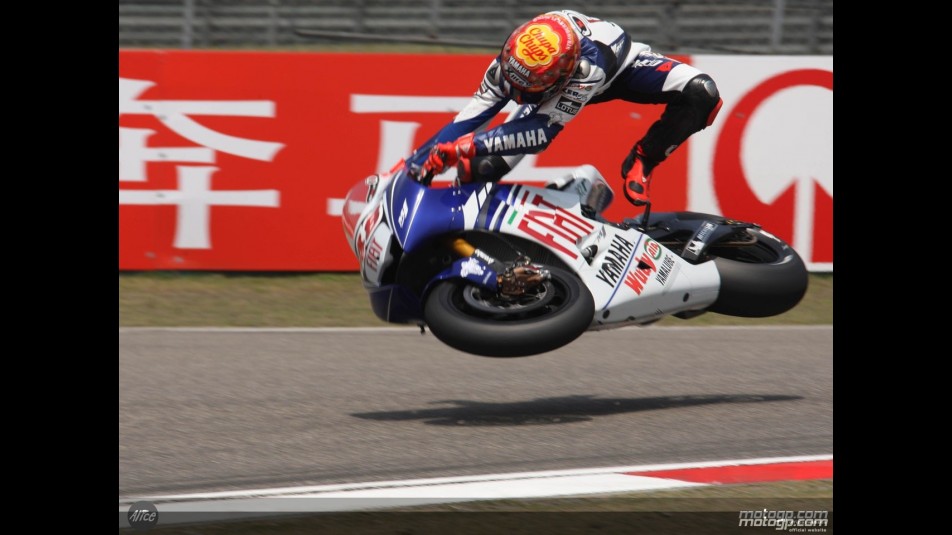 Jorge Lorenzo suffer heavy crash at Shanghai