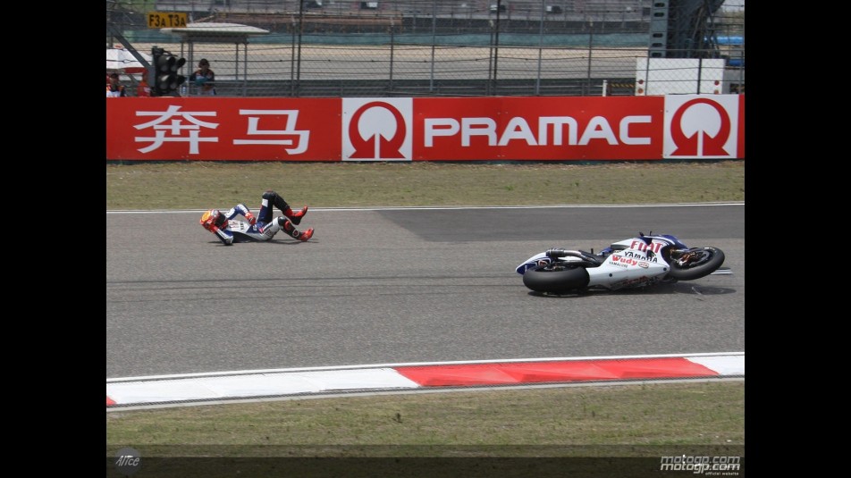 Jorge Lorenzo suffer heavy crash at Shanghai