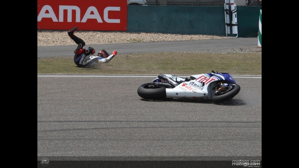Jorge Lorenzo suffer heavy crash at Shanghai