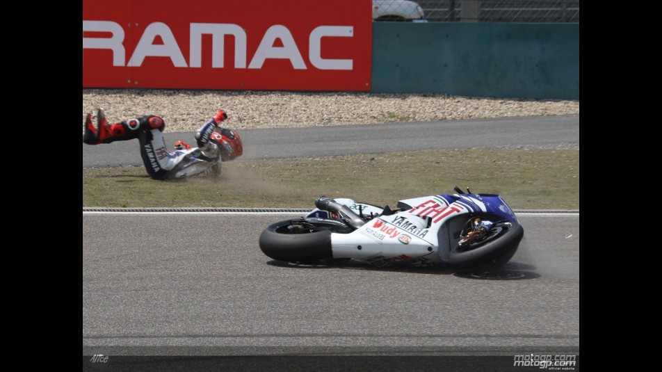 Jorge Lorenzo suffer heavy crash at Shanghai
