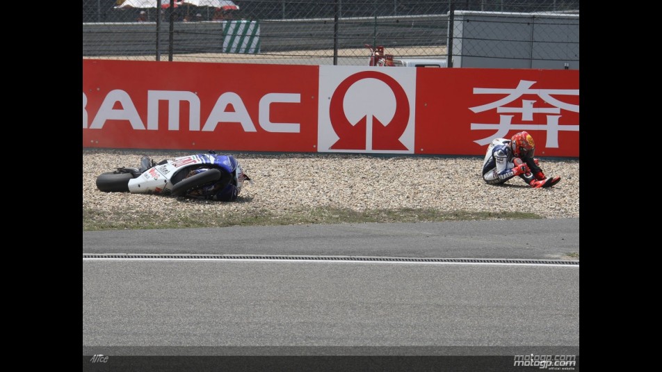 Jorge Lorenzo suffer heavy crash at Shanghai