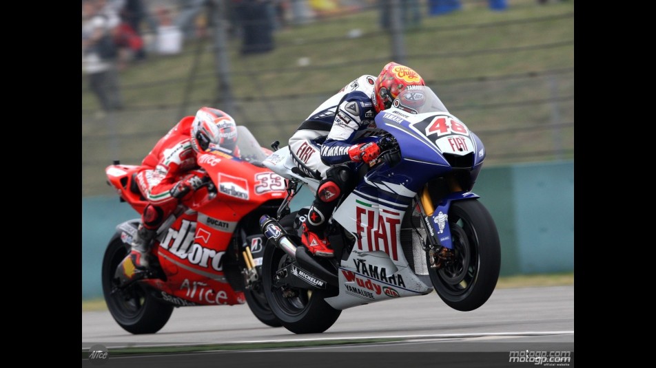 Lorenzo and Melandri in action in Shanghai (MotoGP)
