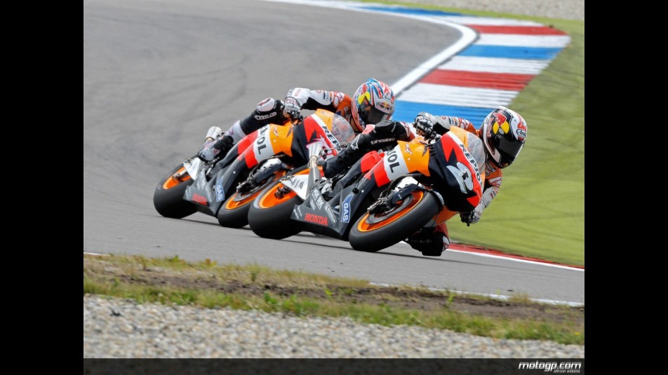 Pedrosa and Hayden in action in Assen (MotoGP)