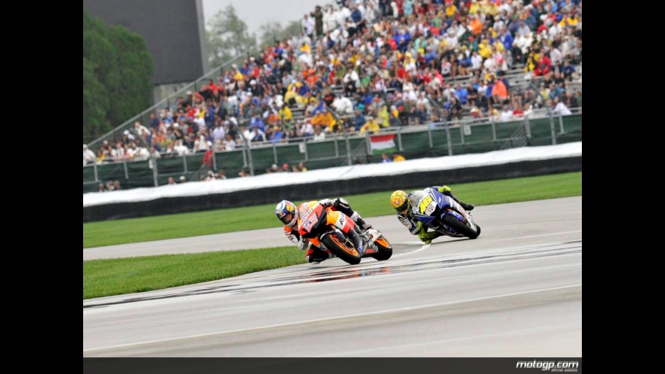 Valentino Rossi chasing Nicky Hayden at Indianapolis