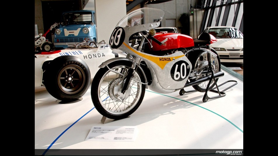 Tom Phillis´ Honda RC143 on display at Motegi