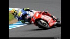 Casey Stoner and Valentino Rossi in action in Motegi