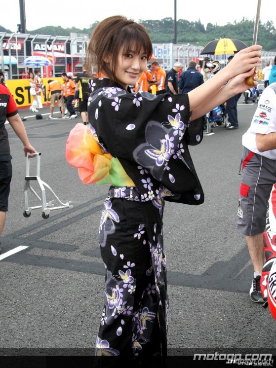 Paddock Girl - Motegi 2008 - 5