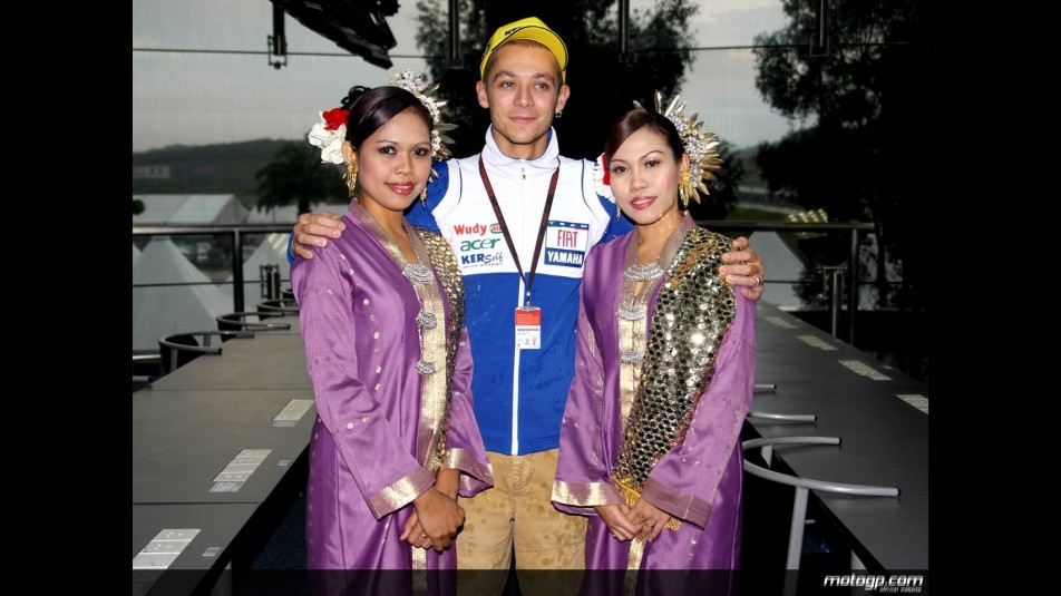Valentino Rossi partakes in traditional Malaysian activities