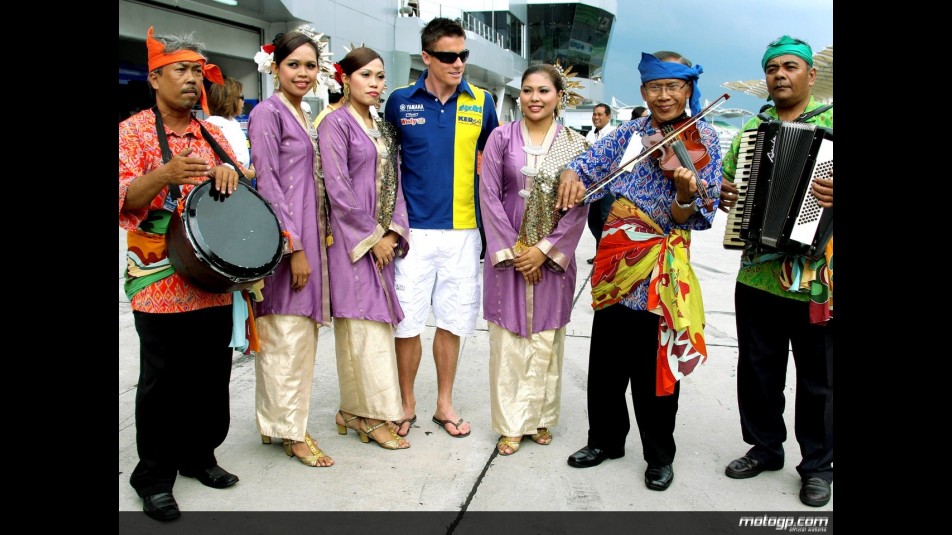 James Toseland partakes in traditional Malaysian activities