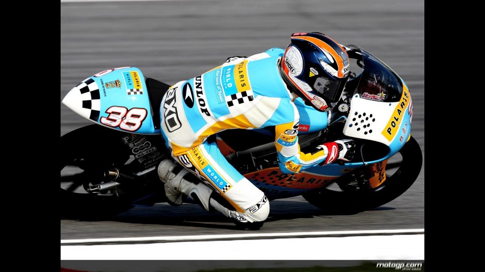 Bradley Smith in action in Sepang (125cc)