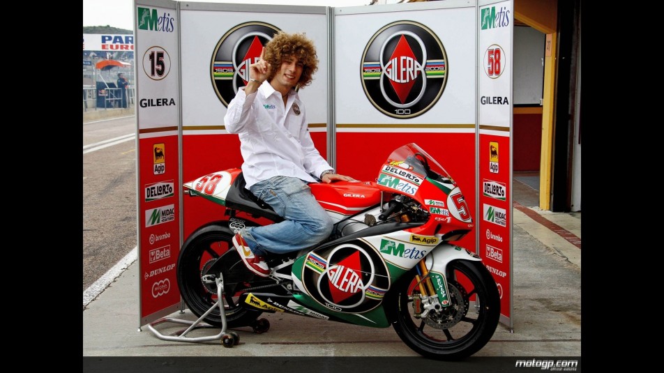 Simoncelli unveils special Gilera livery