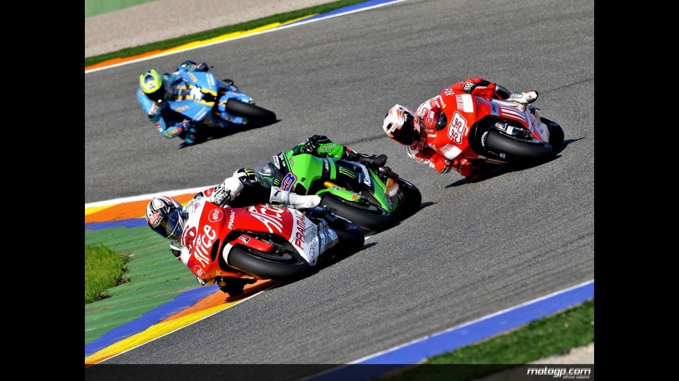 MotoGP Group in action in Valencia (MotoGP)