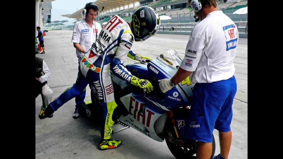 Valentino Rossi set to leave the Yamaha garage at Sepang test
