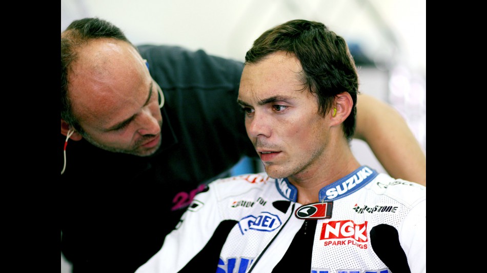 Rizla´s Chris Vermeulen in the garage