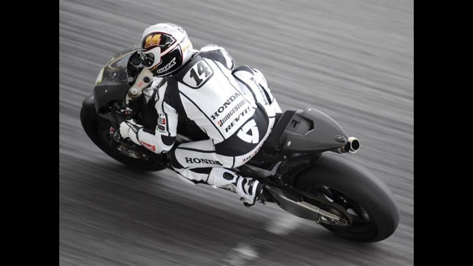 Randy de Puniet testing the new Satellite Honda RC212V at Sepang