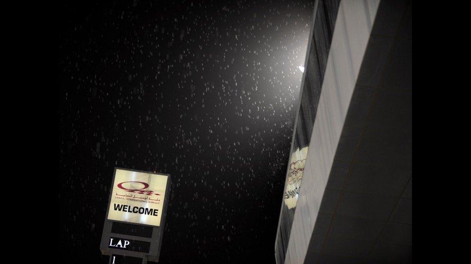 Wet start for the Qatar Night Test