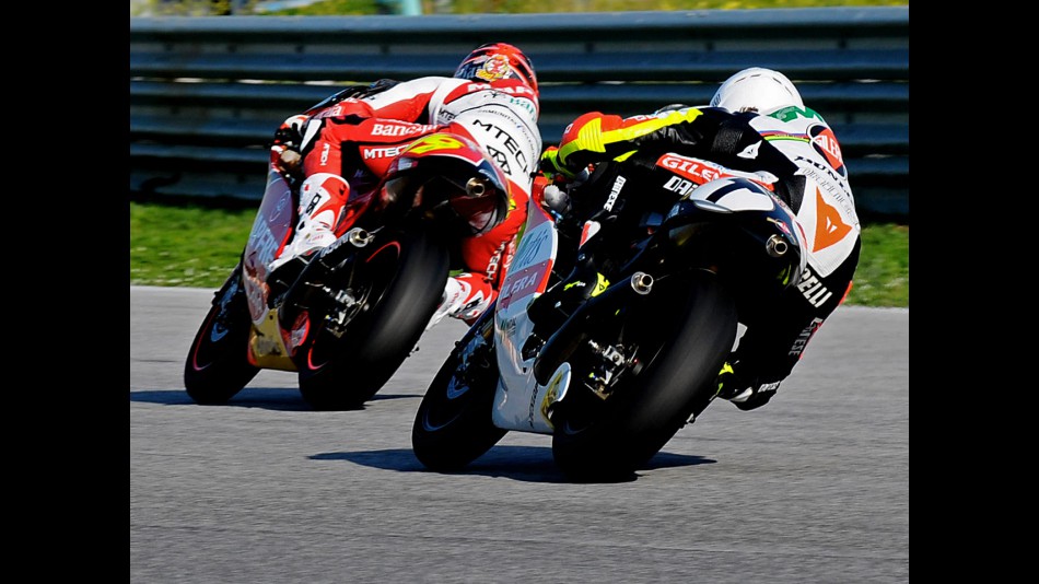 Alvaro Bautista and Marco Simoncelli on track at Estoril Test
