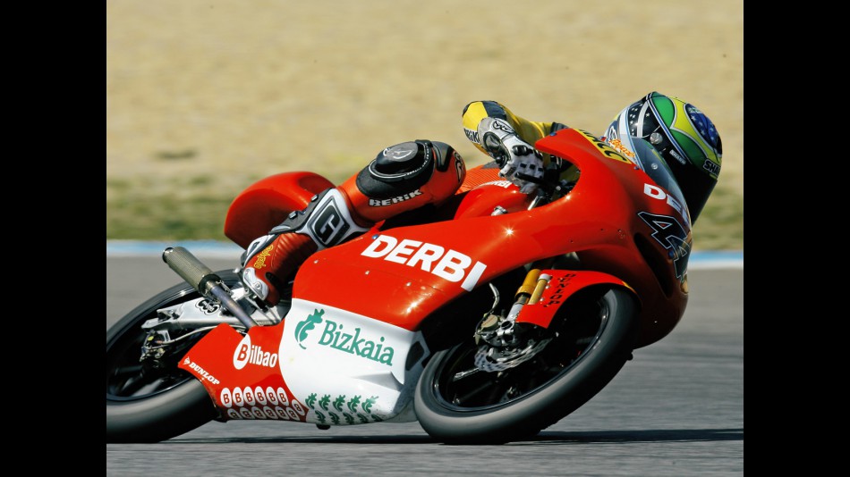 Pol Epargaró in action at Estoril Test