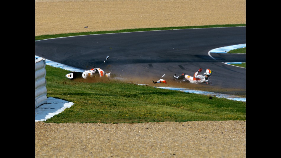 Alex de Angelis crashes at Official MotoGP Test