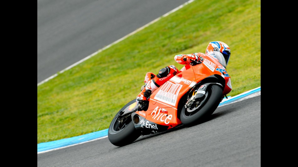 Casey Stoner in action at the Official MotoGP Test in Jerez