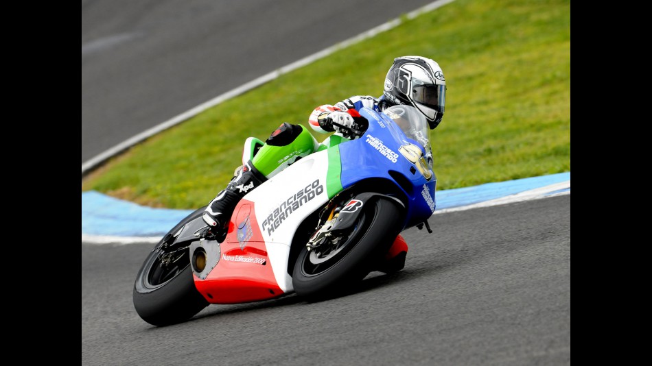 Sete Gibernau in action at the Official MotoGP Test in Jerez