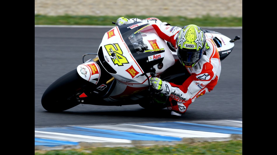 Toni Elias on track