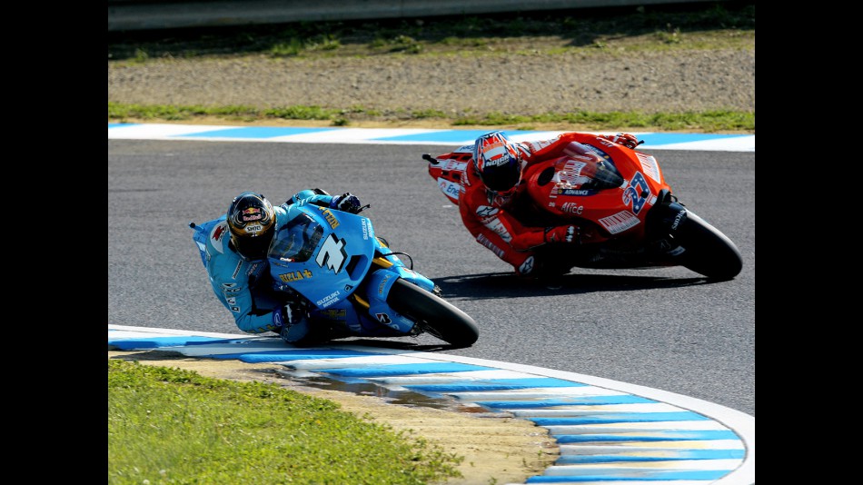 Chris Vermeulen and Casey Stoner in action in Motegi