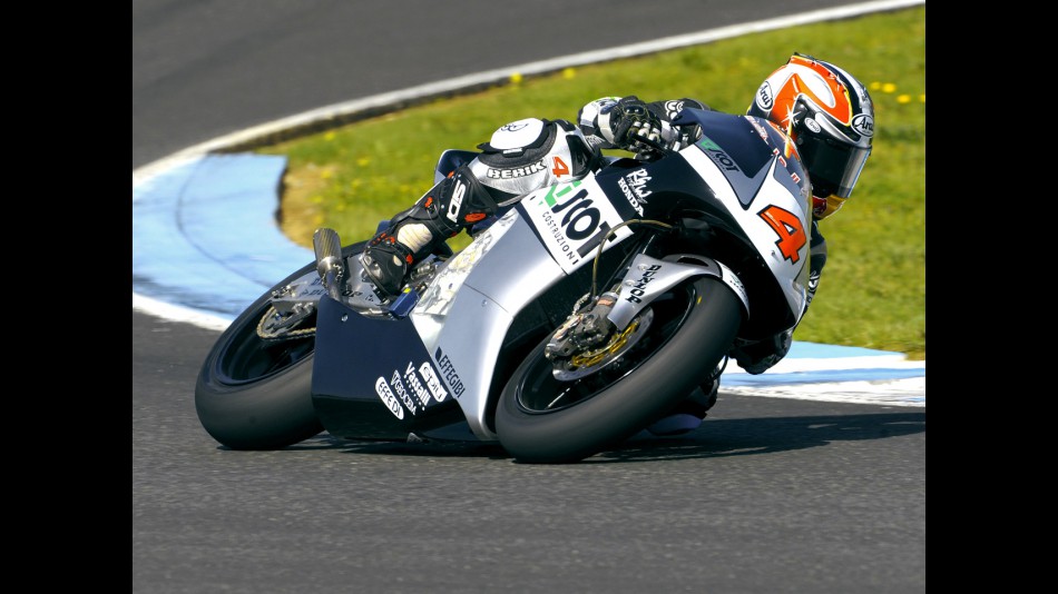 Hiroshi Aoyama in action