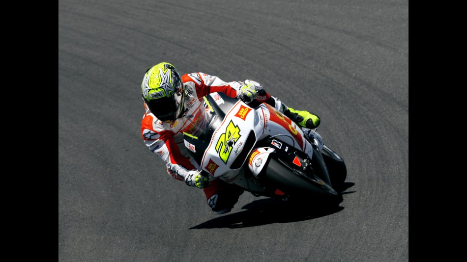 Toni Elias in action in Jerez