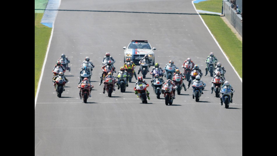 250cc Group in action in Jerez