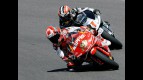 Alvaro Bautista and Aoyama Hiroshi in action in Jerez