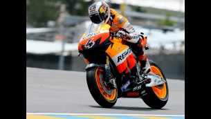 Dovizioso fastest in rain-affected MotoGP run