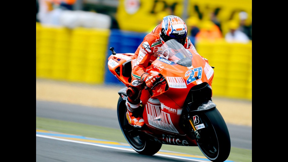 Casey Stoner in actin in Le Mans