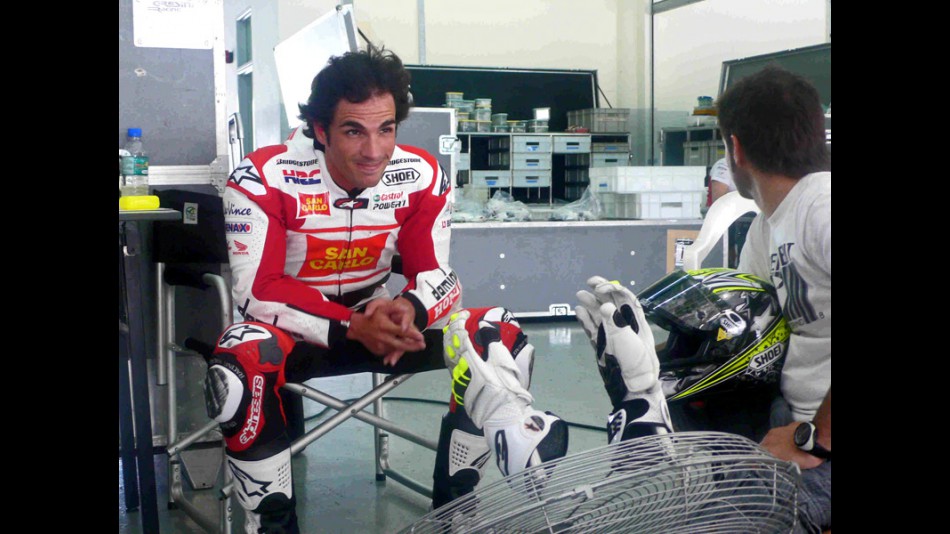 Toni Elias in Honda Gresini garage