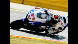 italy mugello motogp qualifying lorenzo wins battle for pole