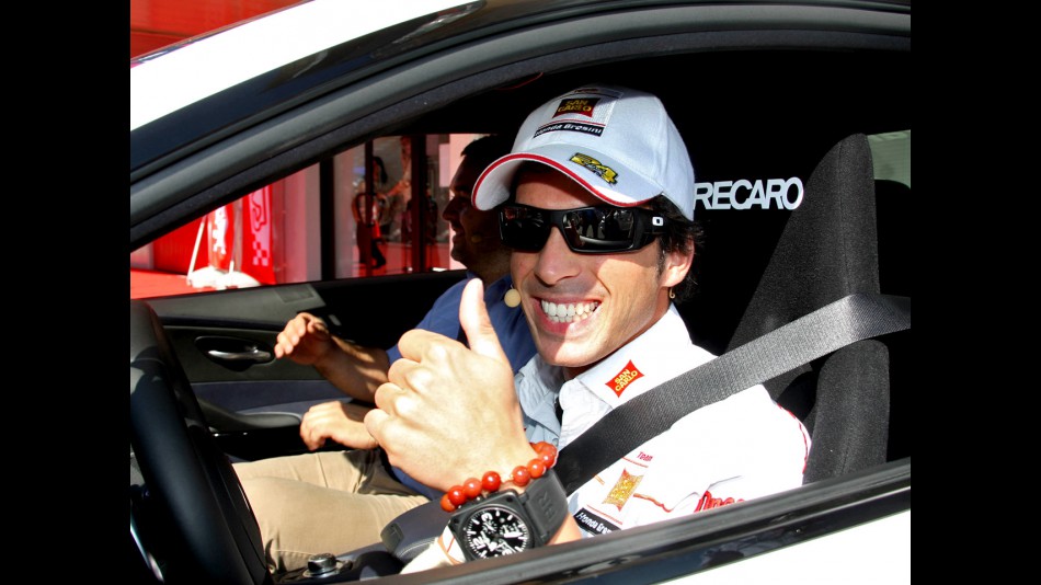 Honda Gresini Toni Elias and motogp.com commentator Gavin Emmett