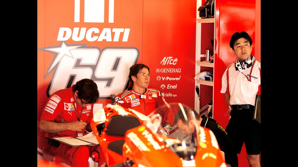 Nicky Hayden in the Ducati Marlboro garage