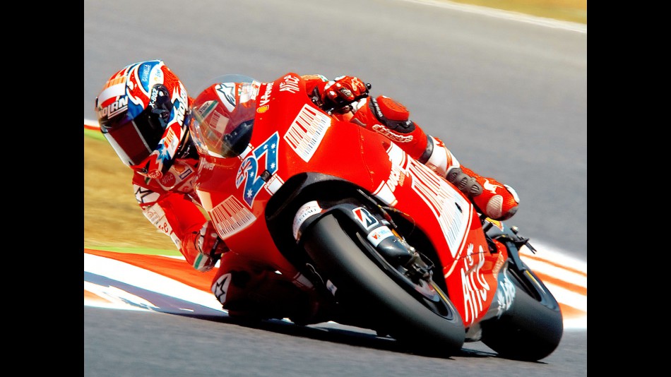 Casey Stoner ina ction ni Montmeló