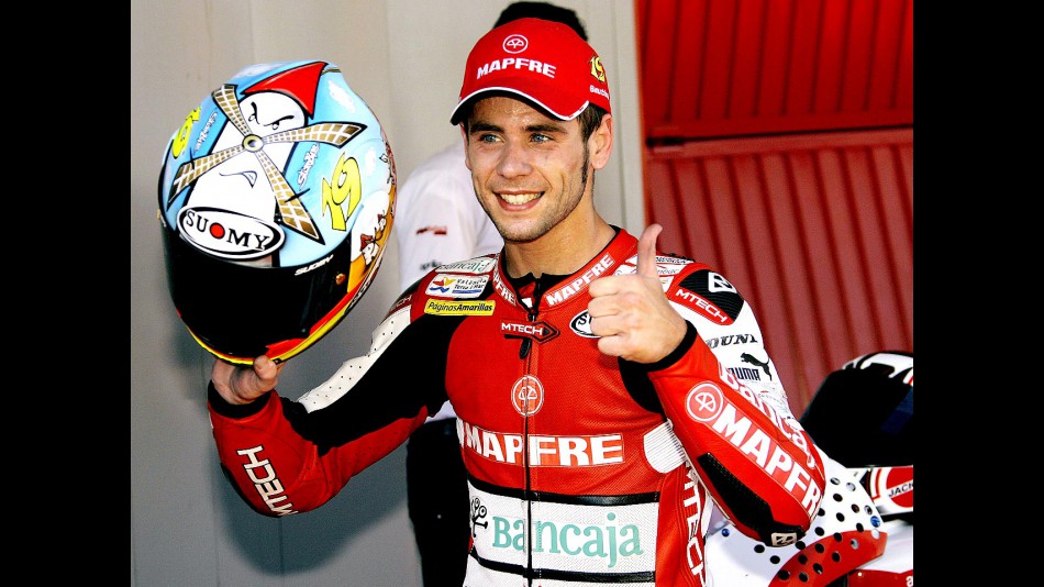 Álvaro Bautista at the Parc Fermé after 250cc race in Montmeló