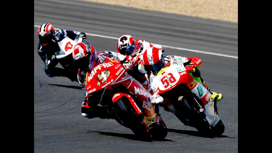 250cc Group in action