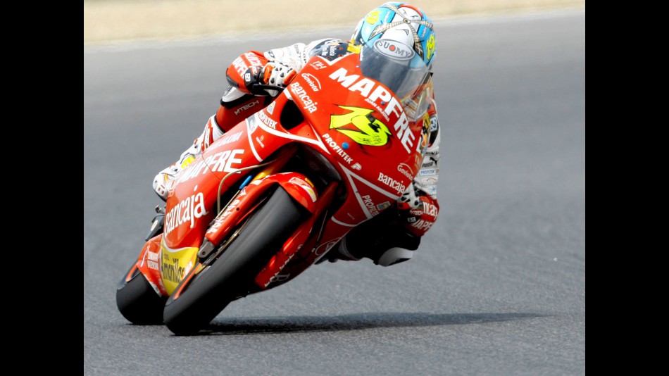 Álvaro Bautista in action